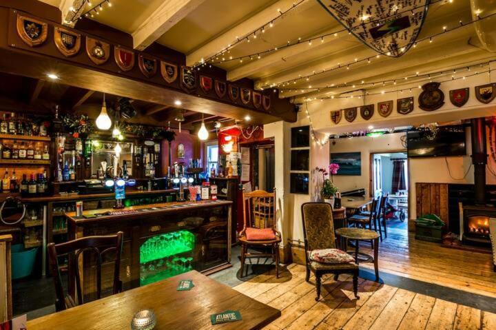 Manorbier Castle Inn Sunset Room 外观 照片