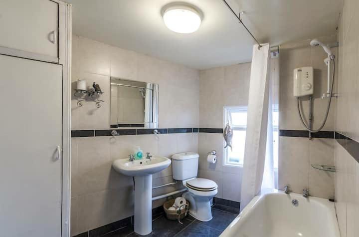 Manorbier Castle Inn Sunset Room 外观 照片