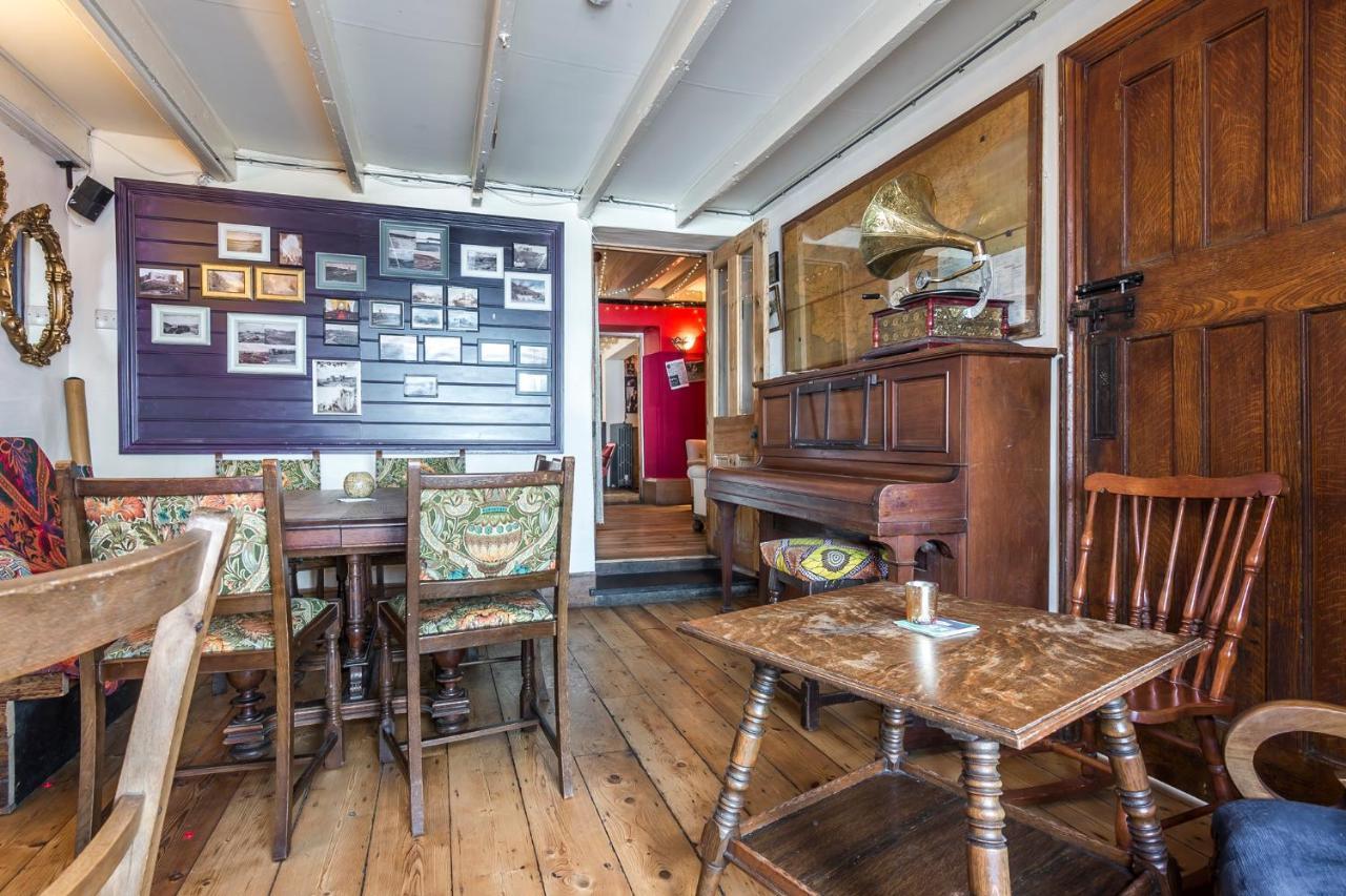 Manorbier Castle Inn Sunset Room 外观 照片
